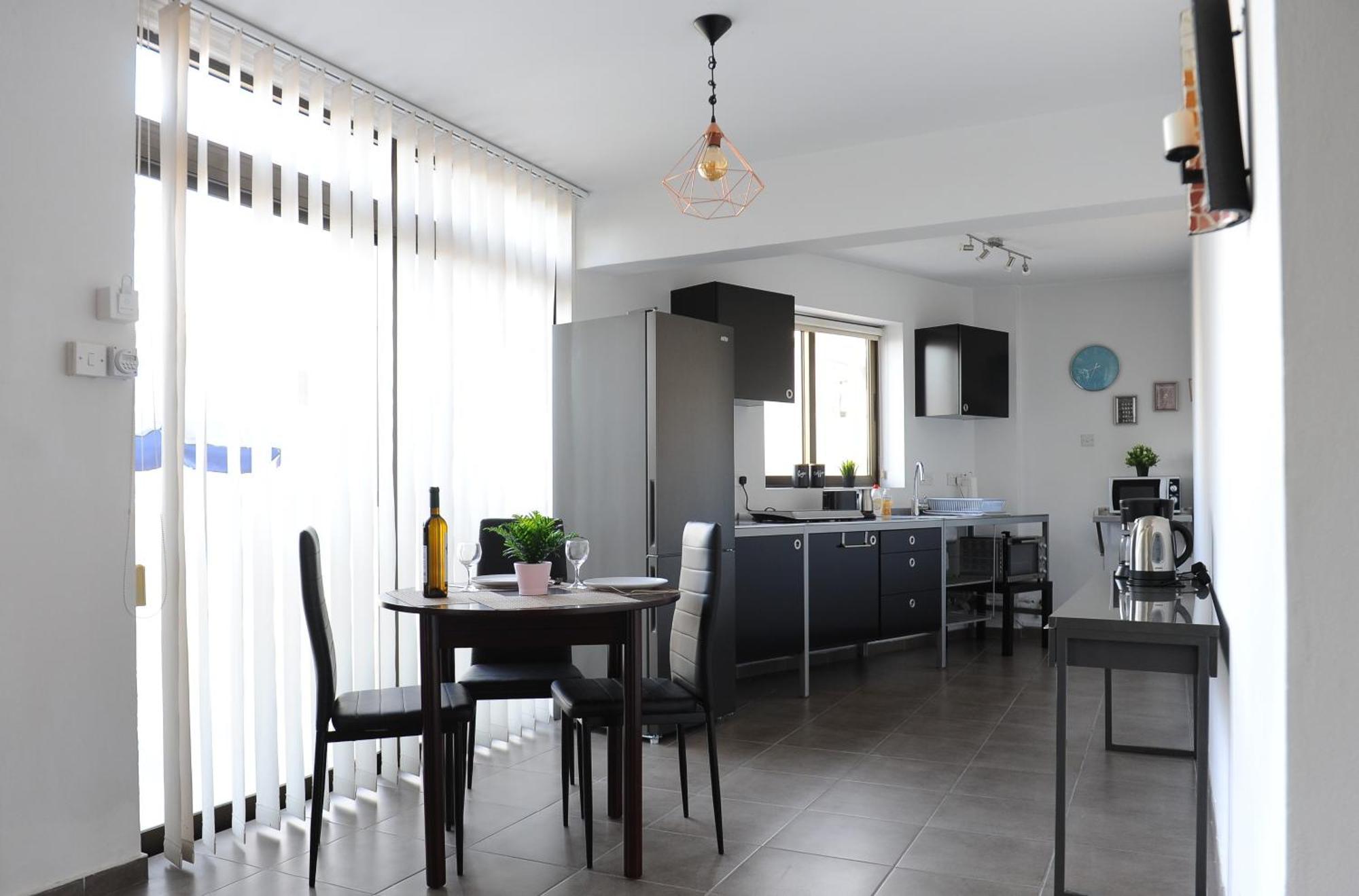 Napa City Apartments Айя-Напа Экстерьер фото
