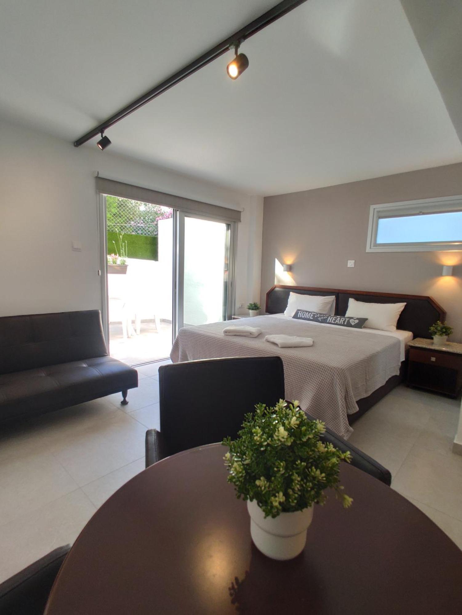 Napa City Apartments Айя-Напа Экстерьер фото